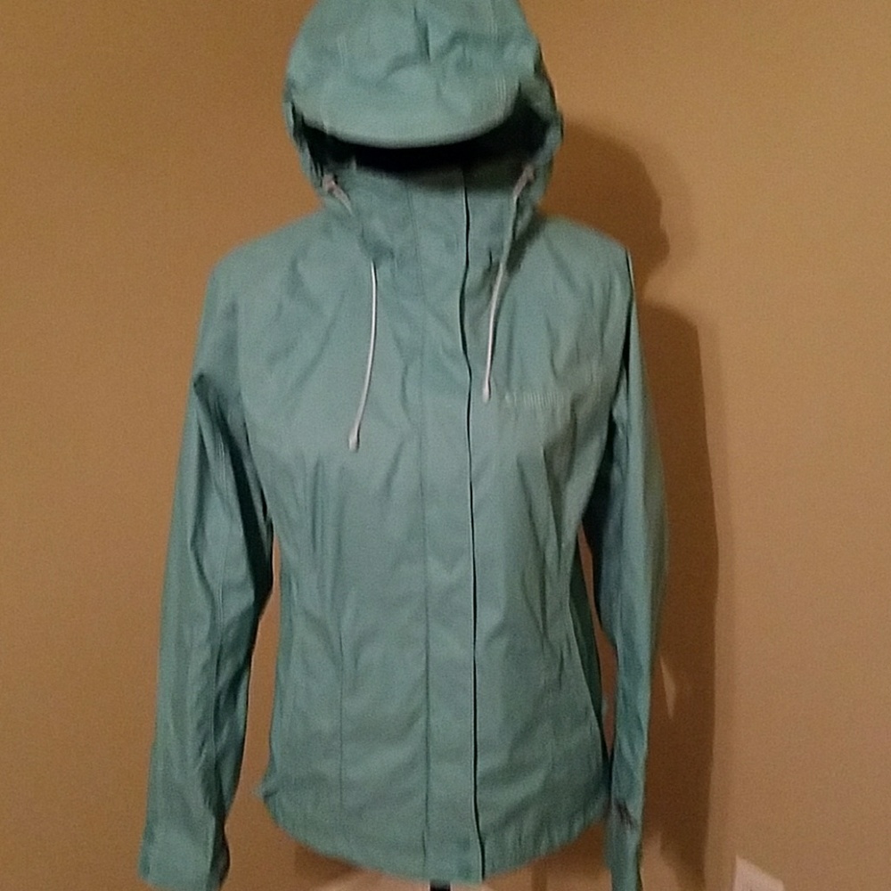 Very NICE rain jacket by Columbia😍😍